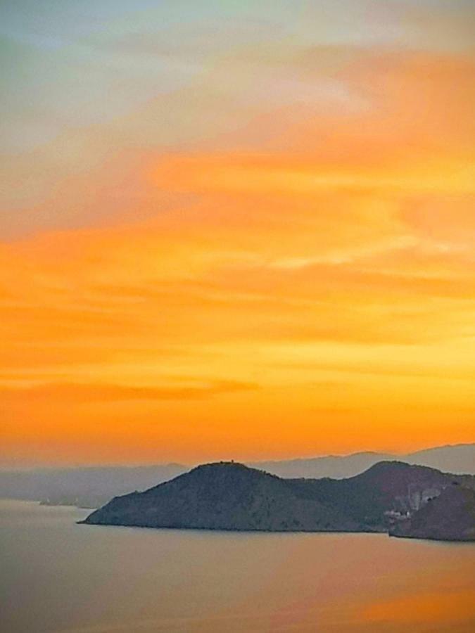 Апартаменты С Видом На Море И Горы Benidorm Luaran gambar